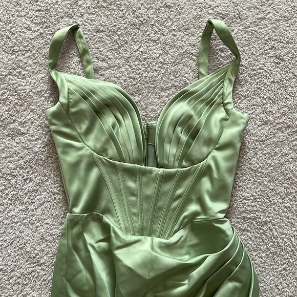 NEW House of CB Faye Corset Satin Dress Pistachio Green Size Small - Picture 6 of 9